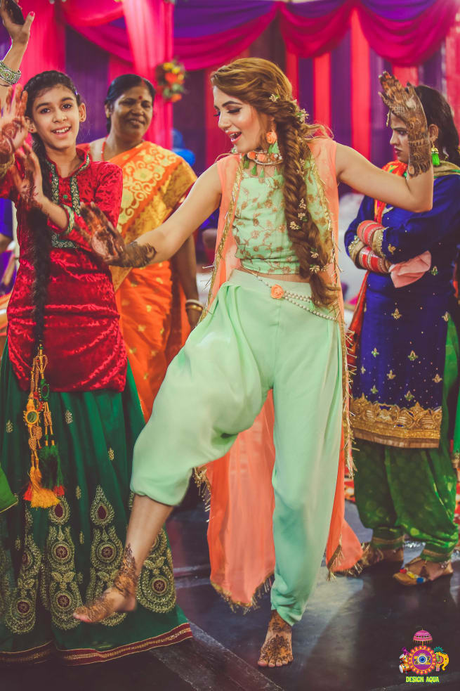 Bridal Mehendi Dance