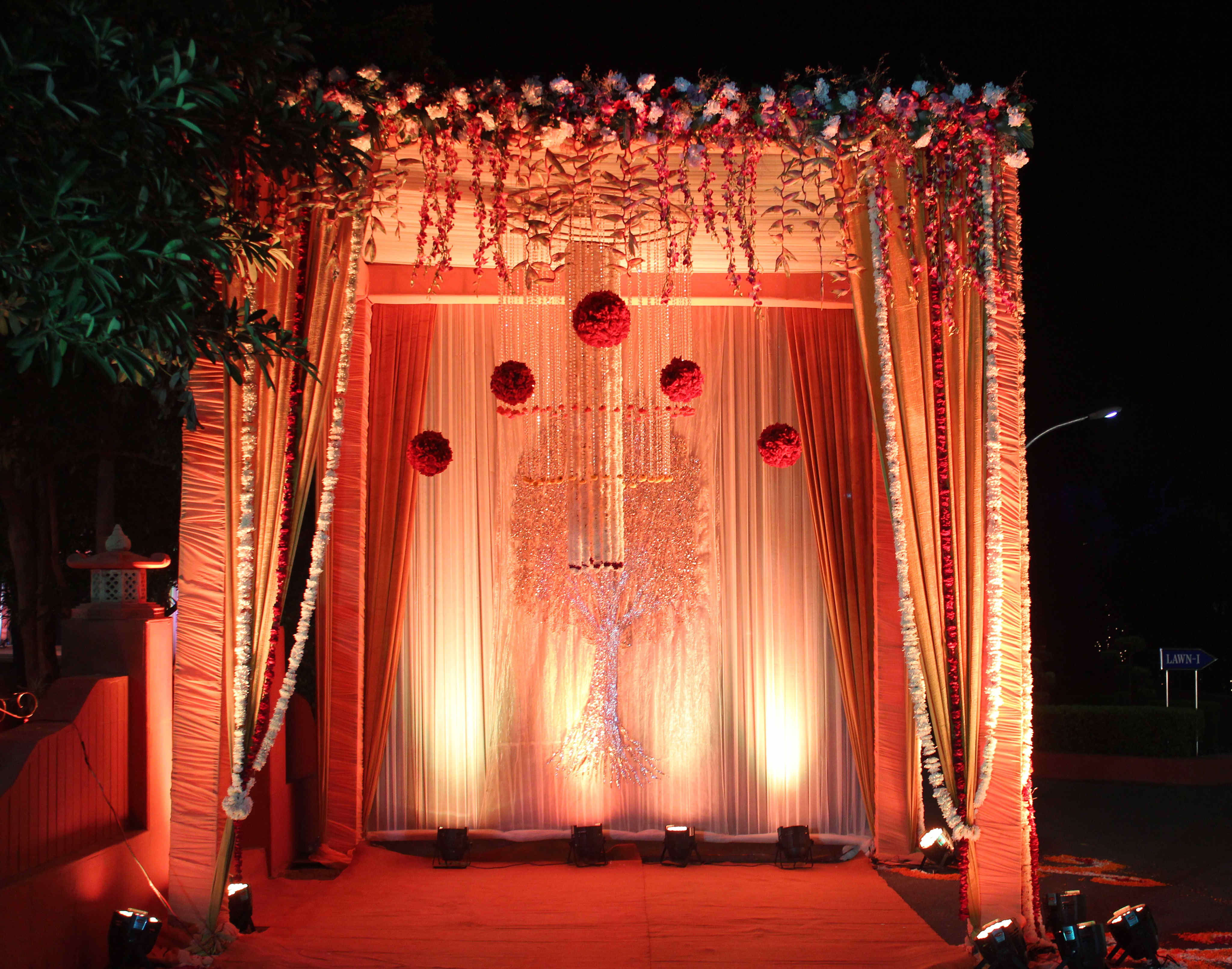 decoration:elusive dreams