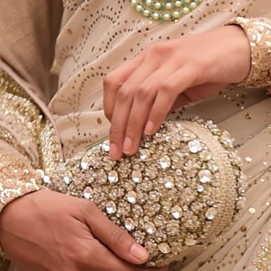 bridal clutch: