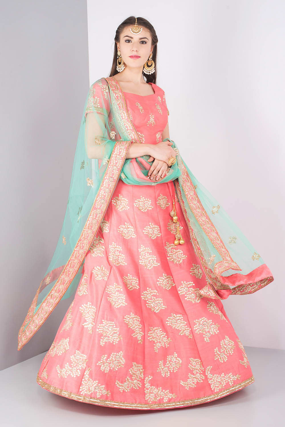 soft pink wedding outfit!:flyrobe