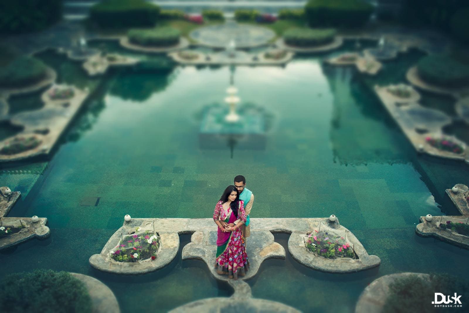 couple photograph:dotdusk studios