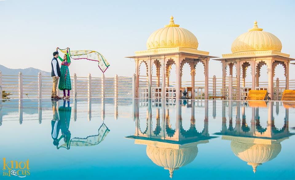 couple photograph:knotinfocus