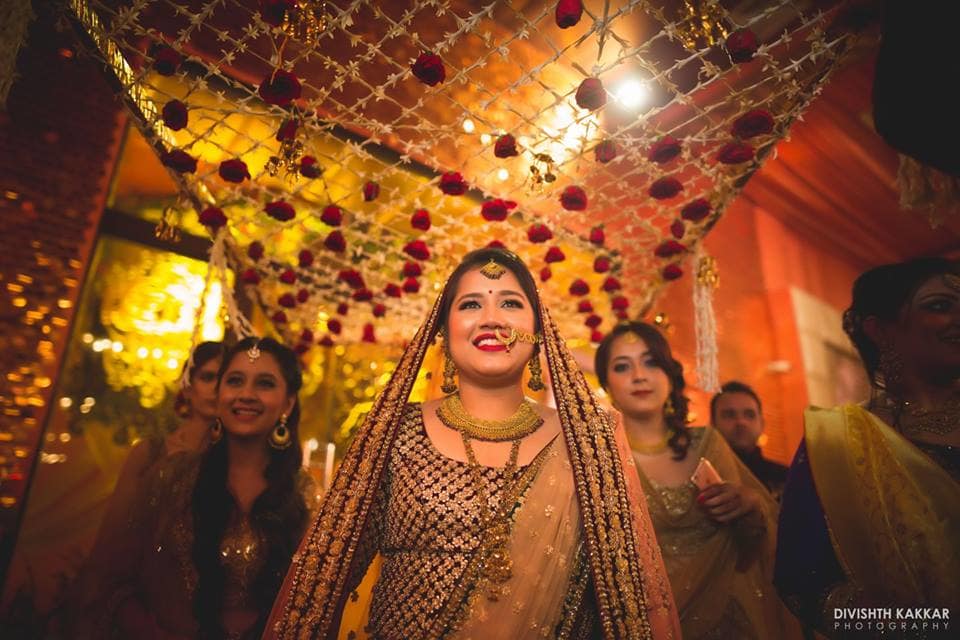 the pretty bride!:jasmeet kapany hair and makeup, divishth kakkar photography, the kundan