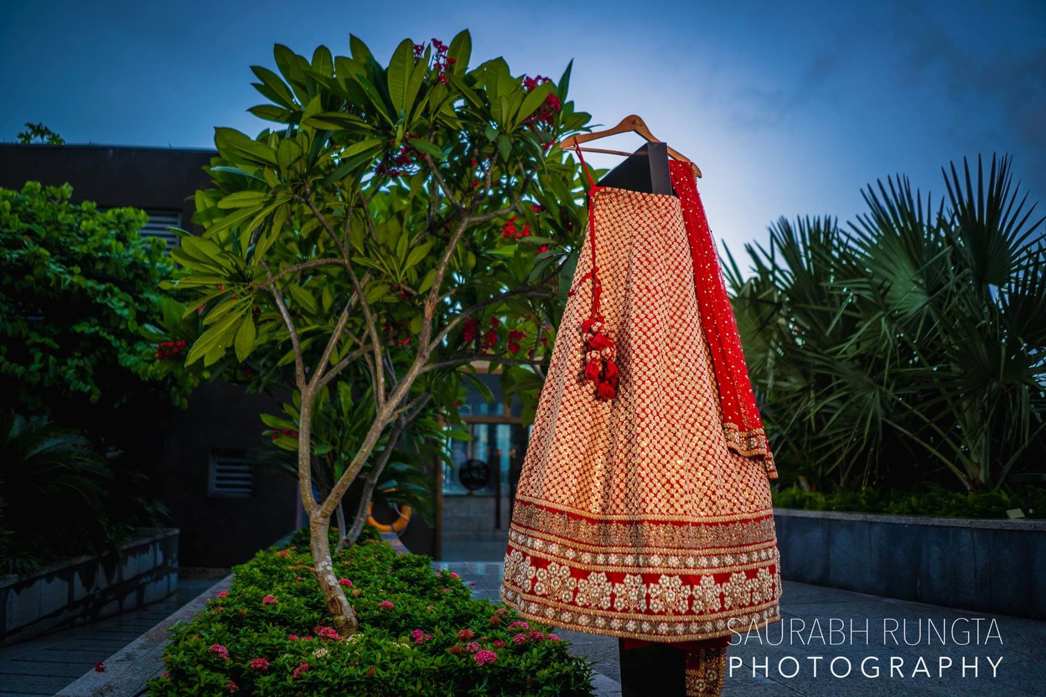 bride lehenga click:sabyasachi couture, saurabh rungta photography
