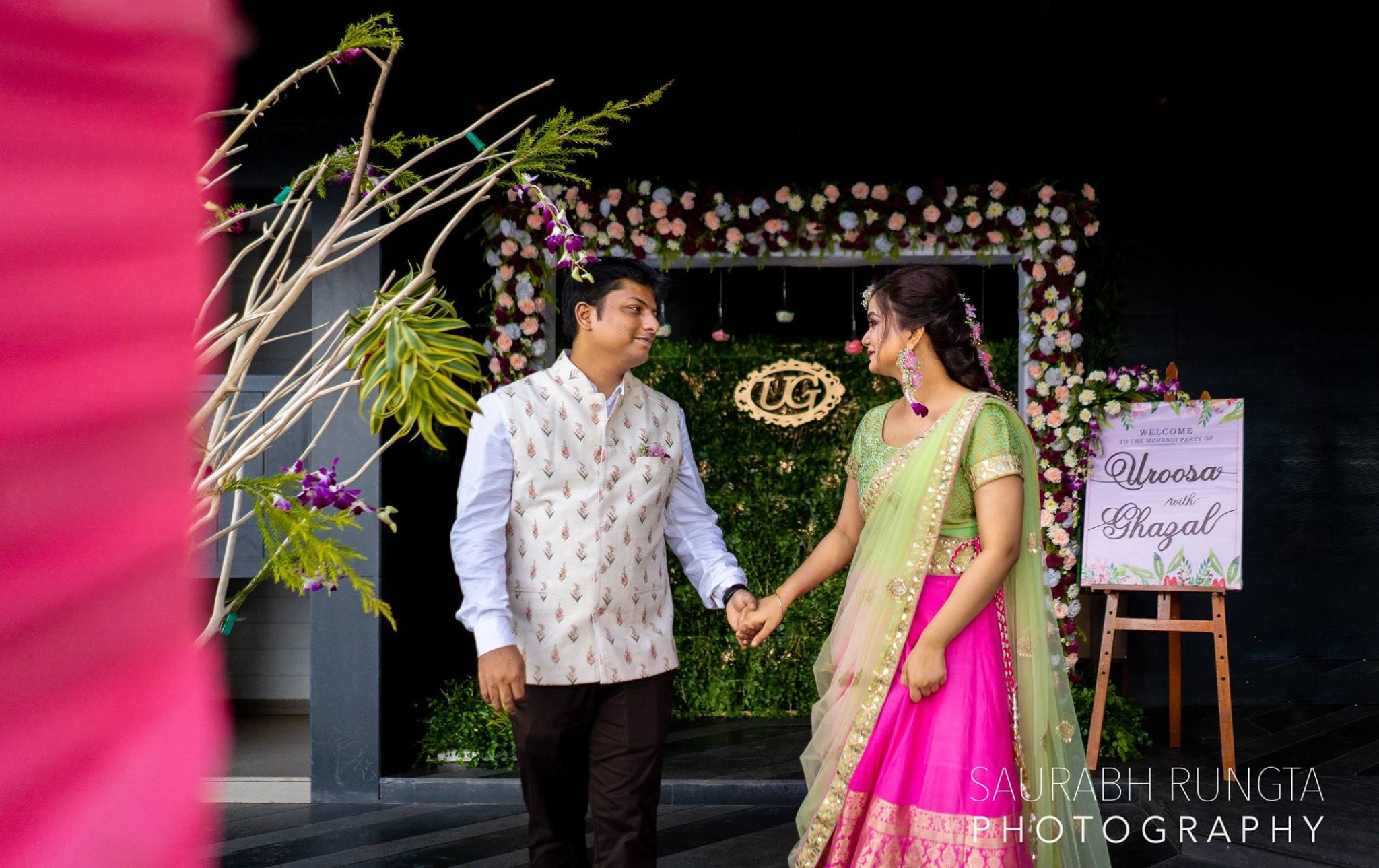 couple photography:sabyasachi couture, saurabh rungta photography