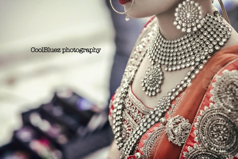 elegant bridal jewellery:coolbluez photography