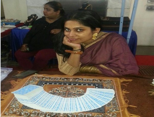Tarot Card Reader Priyanka Astrologers weddingplz