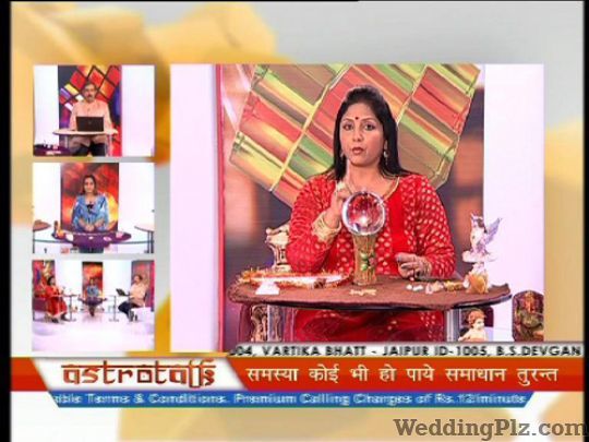 Pooja Mathur Astrologers weddingplz