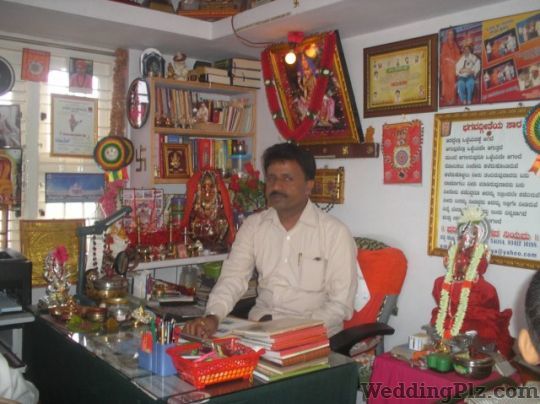 KM Basavaraj Guruji Astrologers weddingplz