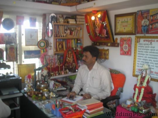 KM Basavaraj Guruji Astrologers weddingplz