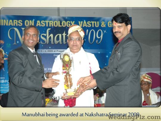 Manubhai A Bhojani Astrologers weddingplz