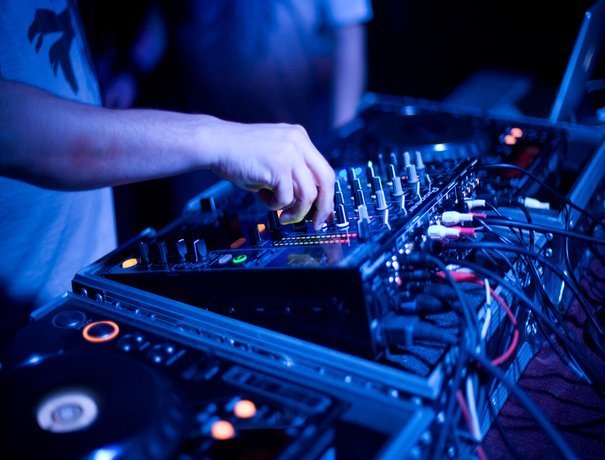 Gills DJ DJ weddingplz