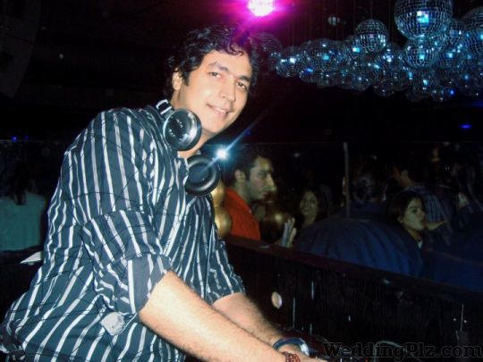 Manoj Karnani DJ weddingplz