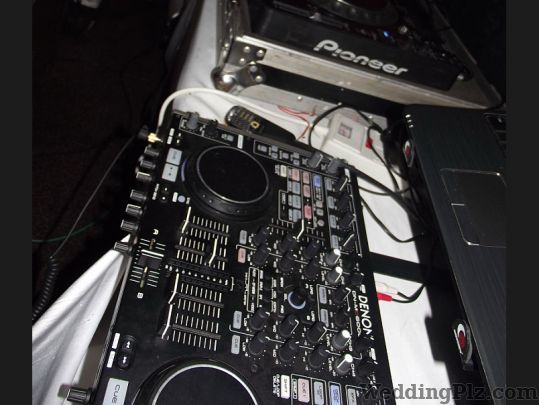 DJ Chris Fernandez DJ weddingplz