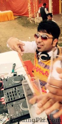 DJ Prashant and BhangraTronics DJ weddingplz