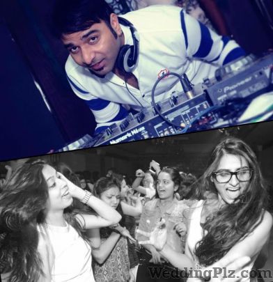 DJ Prashant and BhangraTronics DJ weddingplz