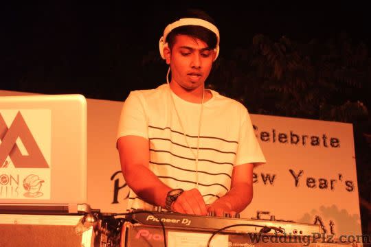 DJ Aaron DJ weddingplz