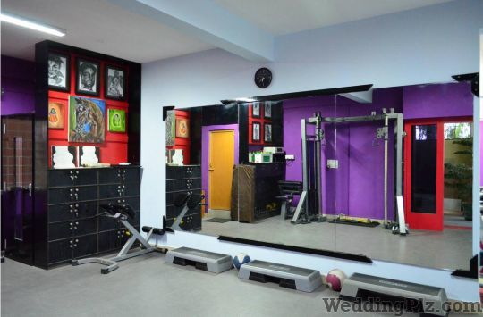 UNES Fitness Club Gym weddingplz