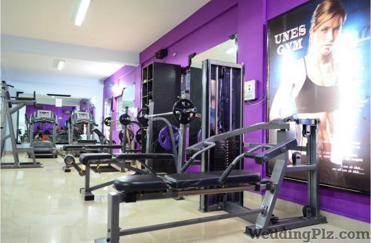 UNES Fitness Club Gym weddingplz