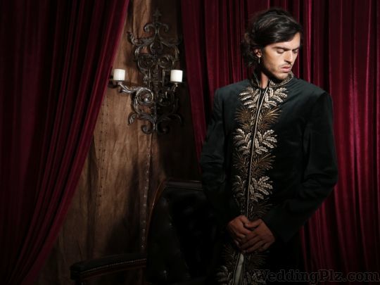 Viraj Mahajan Couture Groom Wear weddingplz