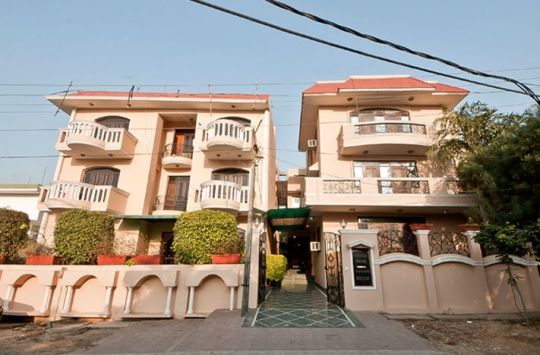 Crystal House Hotels weddingplz