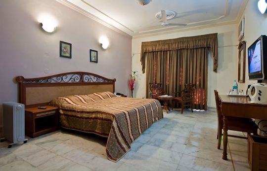 Crystal House Hotels weddingplz