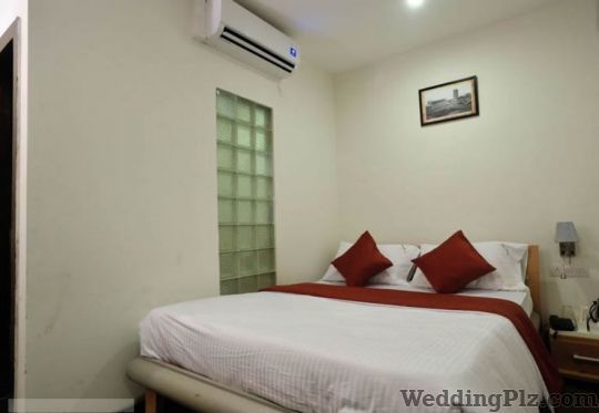 Signature Crest Hotels weddingplz