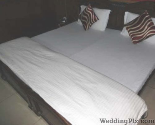 Signature Crest Hotels weddingplz