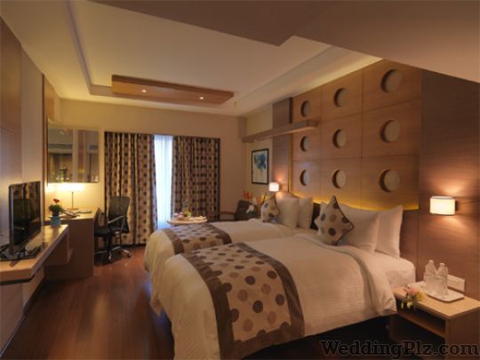 Goldfinch Retreat Hotels weddingplz