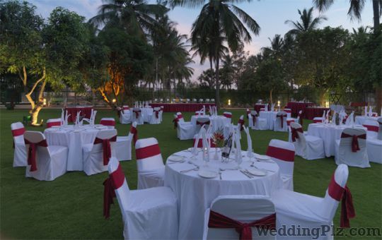 Goldfinch Retreat Hotels weddingplz