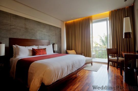 Holiday Inn Hotel and Suites Hotels weddingplz