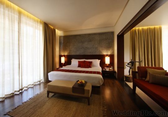 Holiday Inn Hotel and Suites Hotels weddingplz