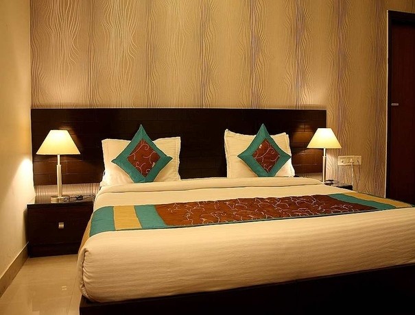 Golden Petal Hotel Hotels weddingplz