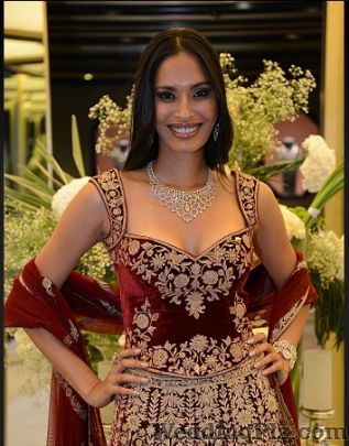 Nirav Modi Jewellery weddingplz
