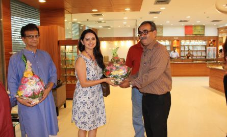 Pn gadgil jewellers prabhadevi store