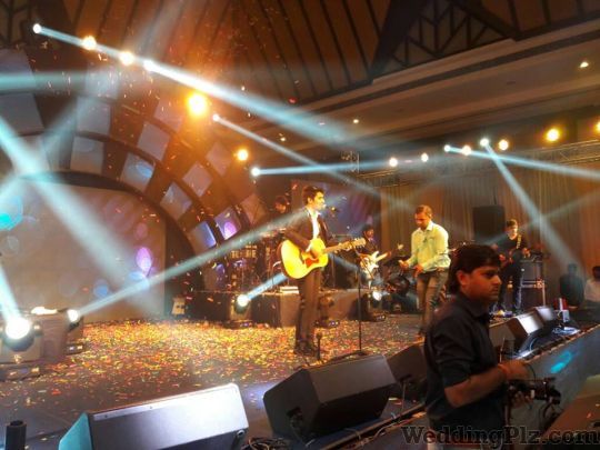 Coconut Media Box Live Performers weddingplz