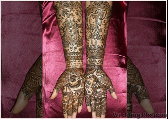 Kalpana Mehendi Designer and Academy Mehndi Artists weddingplz