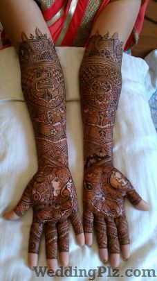 Aksha Shah Mehendi Designer Mehndi Artists weddingplz