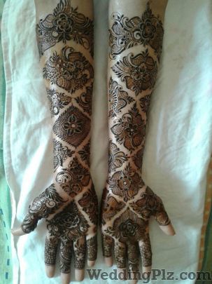 Aksha Shah Mehendi Designer Mehndi Artists weddingplz