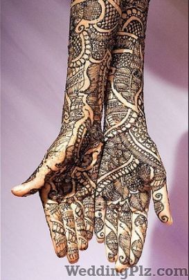 Taiba Dulhan Cone With Mehandi Classes Mehndi Artists weddingplz