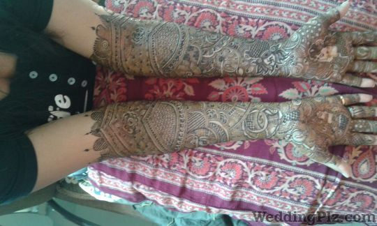 Vidhi Art Mehndi Artists weddingplz