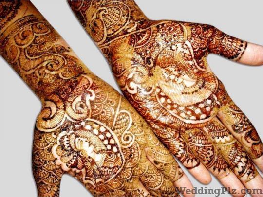 Pari Beauty Studio Mehndi Artists weddingplz