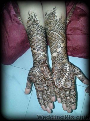 Pari Beauty Studio Mehndi Artists weddingplz