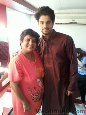Veena Nagda Mehndi Artists weddingplz