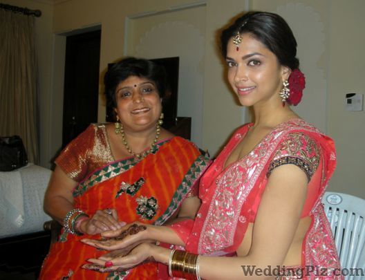 Veena Nagda Mehndi Artists weddingplz