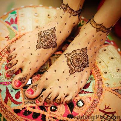 Alankritaa Mehndi Artists weddingplz