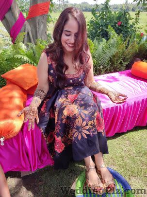 Mehndi Boutique Henna Art By Aishwarya Mehndi Artists weddingplz