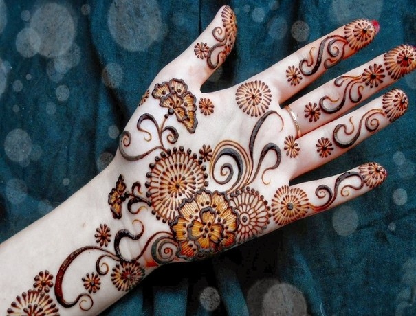 Suraj Mehndi Wala Mehndi Artists weddingplz