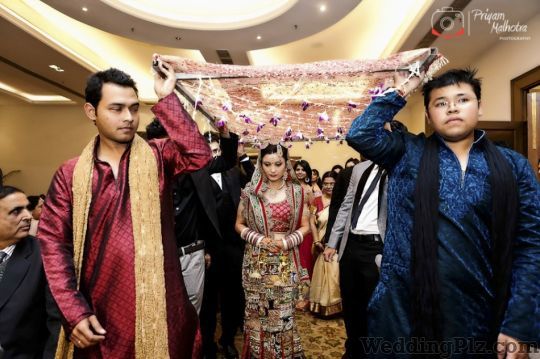 Priyam Malhotra Photography Photographers and Videographers weddingplz