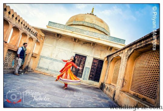 Priyam Malhotra Photography Photographers and Videographers weddingplz